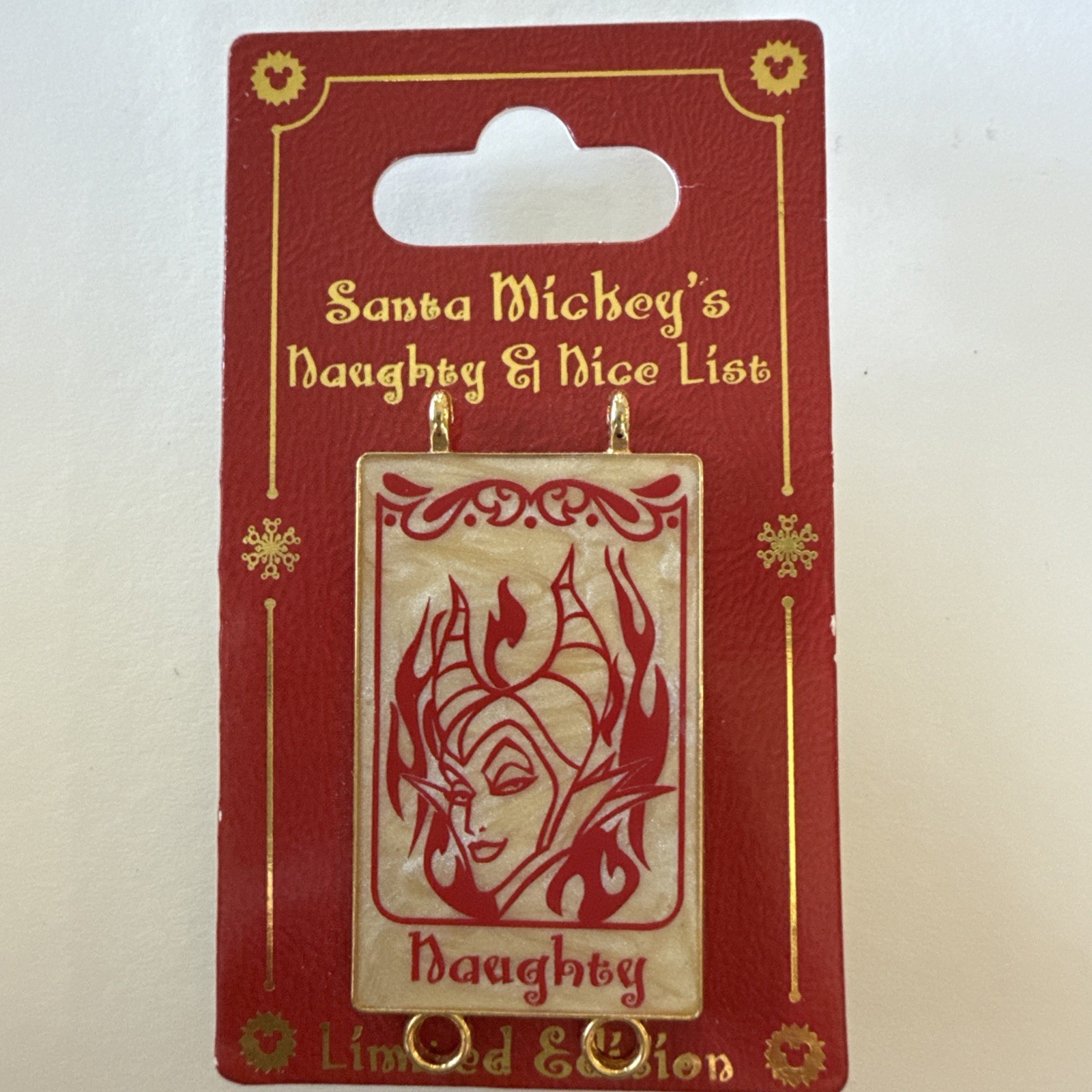 Christmas Maleficent LE Disney Pin Villain Santa\'s Naughty Nice List Holiday NEW Christmas Maleficent LE Disney Pin Villain Santa\'s Naughty Nice List Holiday NEW