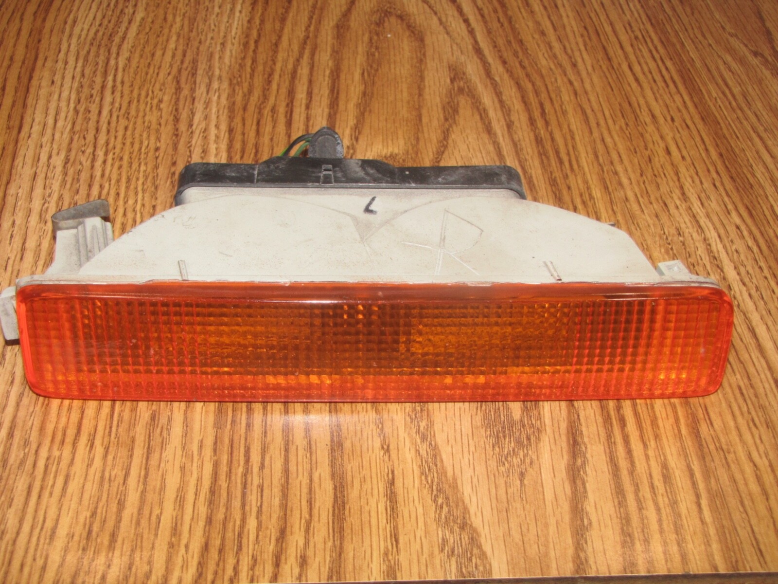 95-97 JAGUAR XJ6 FRONT TURN SIGNAL LIGHT LH OEM DRIVER 95-97 JAGUAR XJ6 FRONT TURN SIGNAL LIGHT LH OEM DRIVER