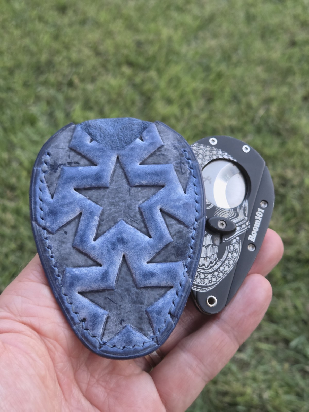 Xikar Xi cigar cutter sleeve case Black/Navy Star Embossed Italian leather Xikar Xi cigar cutter sleeve case Black/Navy Star Embossed Italian leather