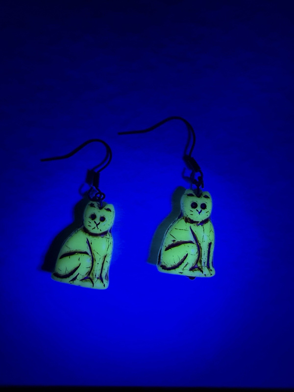 Czech Uranium Custard Glass Kitty Cat Dangle Earrings Czech Uranium Custard Glass Kitty Cat Dangle Earrings