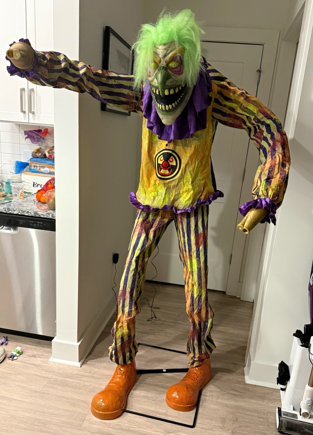 Nozzles the clown Retired rare spirit Halloween animatronic Nozzles the clown Retired rare spirit Halloween animatronic