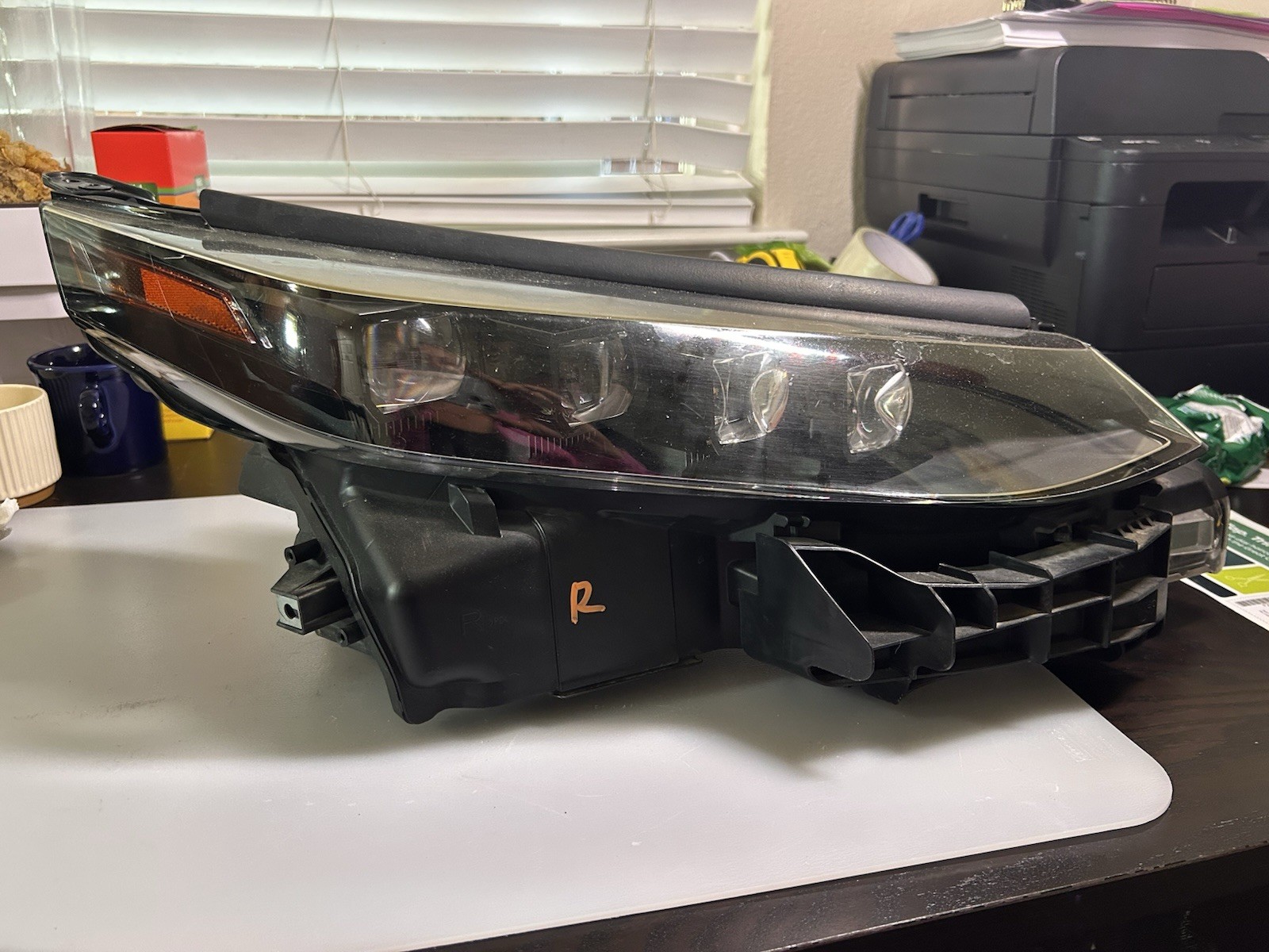 2016-2020 TOYOTA MIRAI LED Right Side HEADLIGHT OEM 2016-2020 TOYOTA MIRAI LED Right Side HEADLIGHT OEM