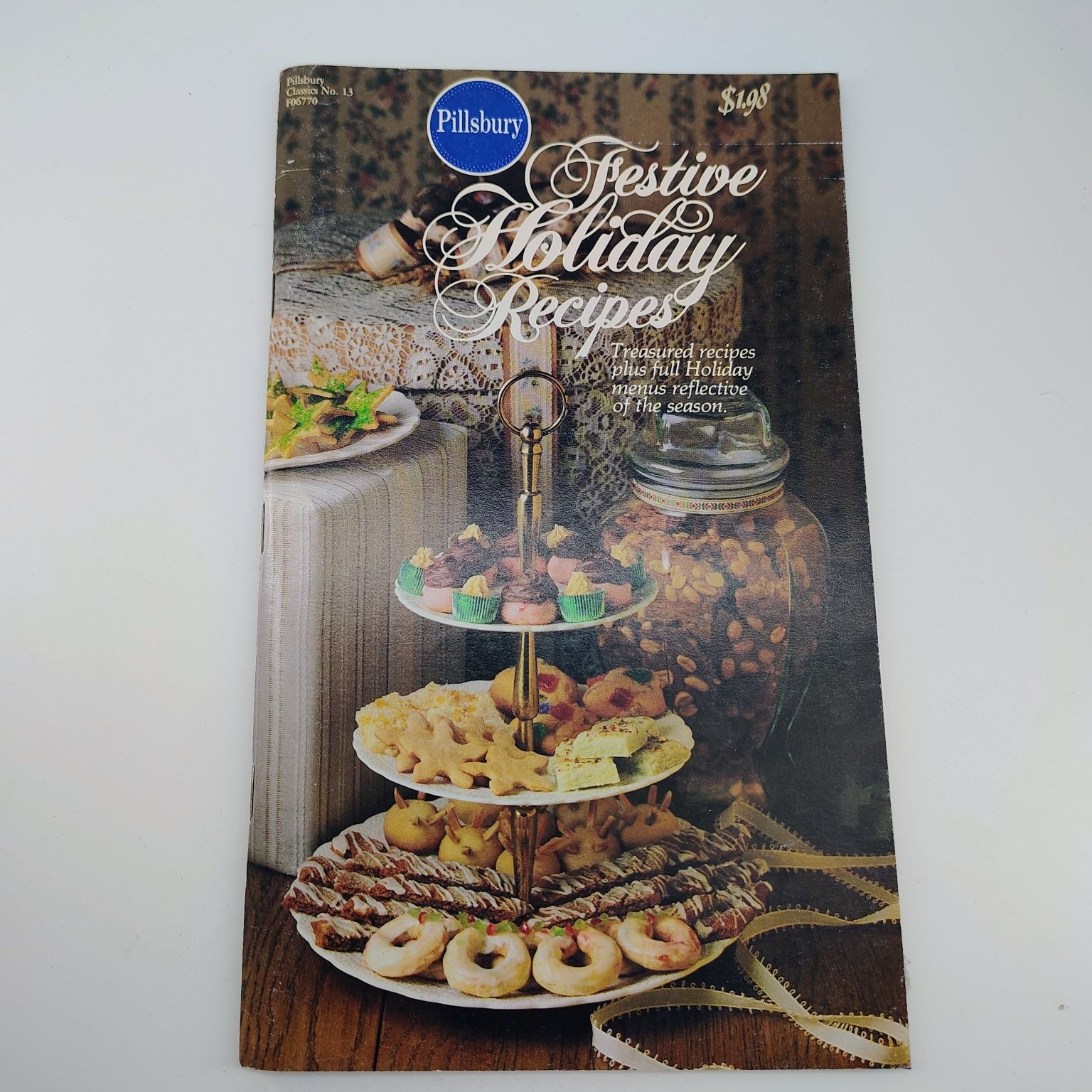 Pillsbury Festive Holiday Recipes 1981 Cookbook Classic No. 13 Vintage Pillsbury Festive Holiday Recipes 1981 Cookbook Classic No. 13 Vintage
