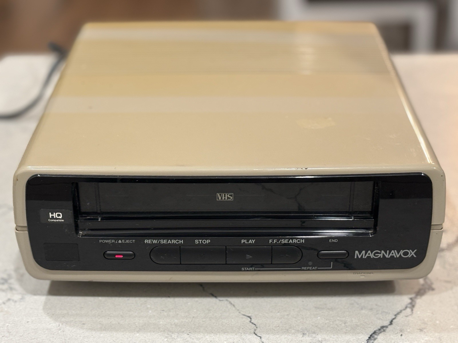 Vintage 1986 Magnavox VR9502AT01 VHS VCR Video Cassette Player ~ Powers On