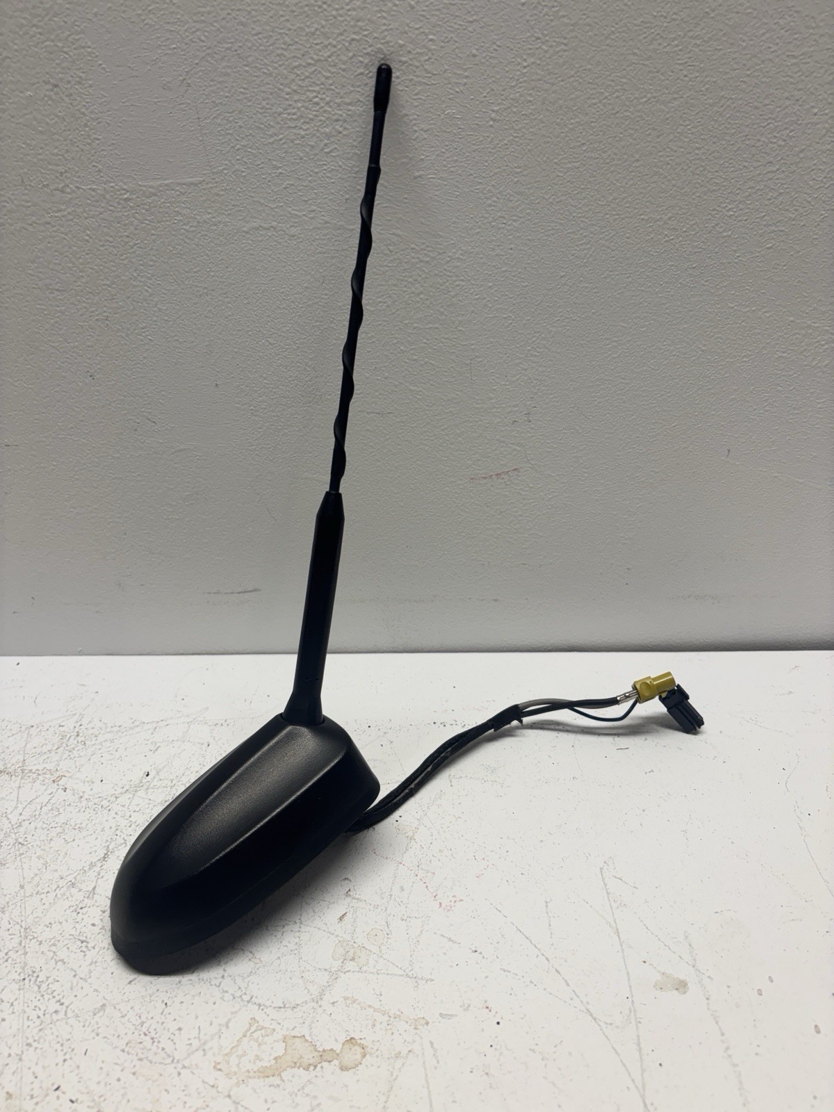2013 2014 2015 2016 Ford Escape Fusion Radio Antenna Assembly OEM