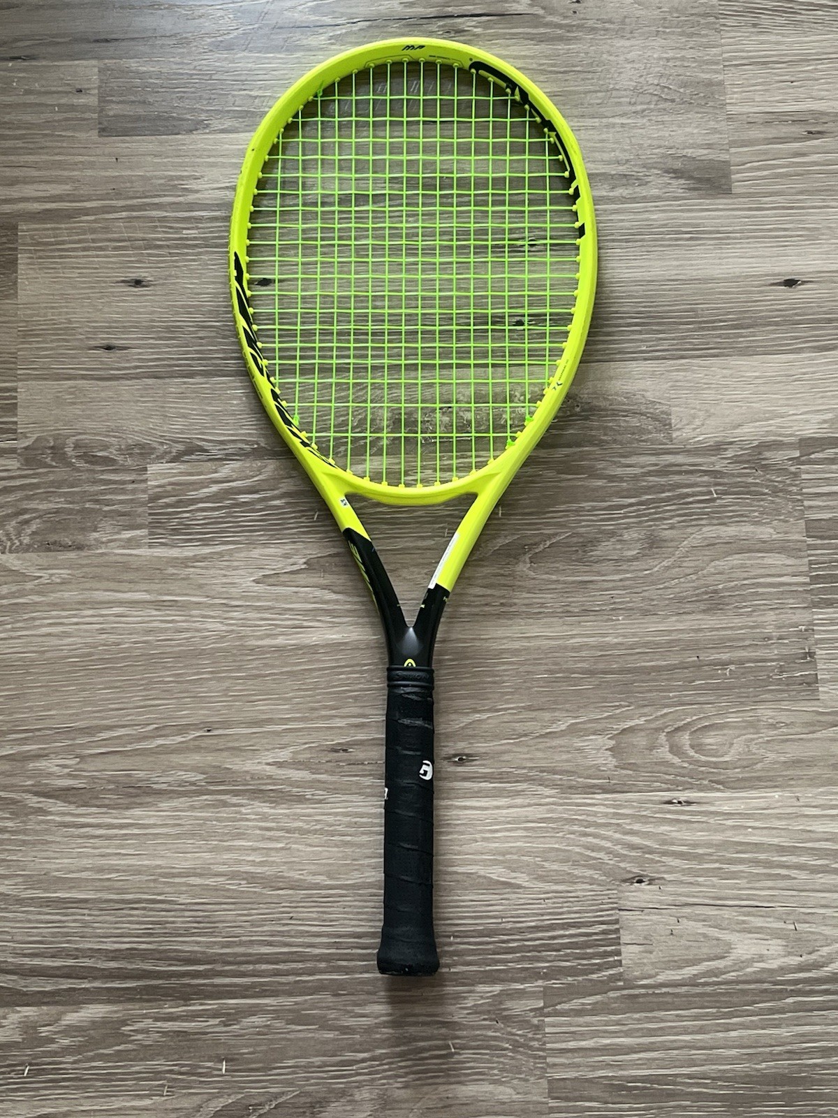Head Extreme MP (Graphene 360) Tennis Racquet - 4 3/8 Head Extreme MP (Graphene 360) Tennis Racquet - 4 3/8