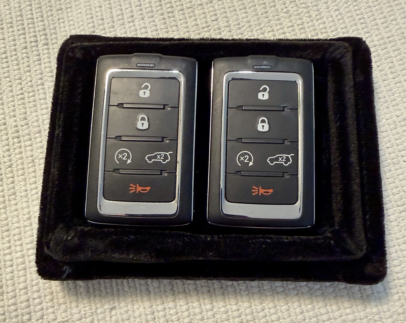 (2) OEM Jeep Grand Cherokee Smart Key Fob 5-Button 68577124AB 2BAHD-KFW1 24-26