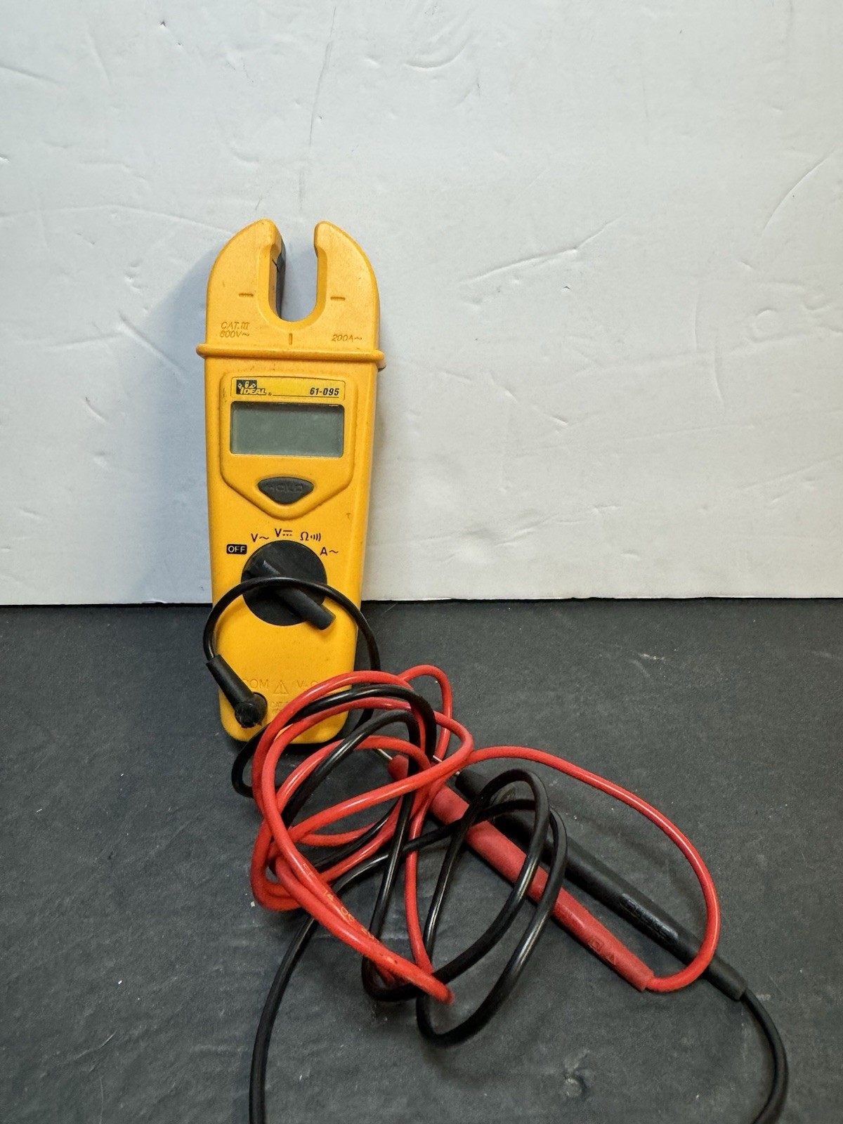 Ideal Industries 61-095 600v Audible/ Data Hold Tester - Untested