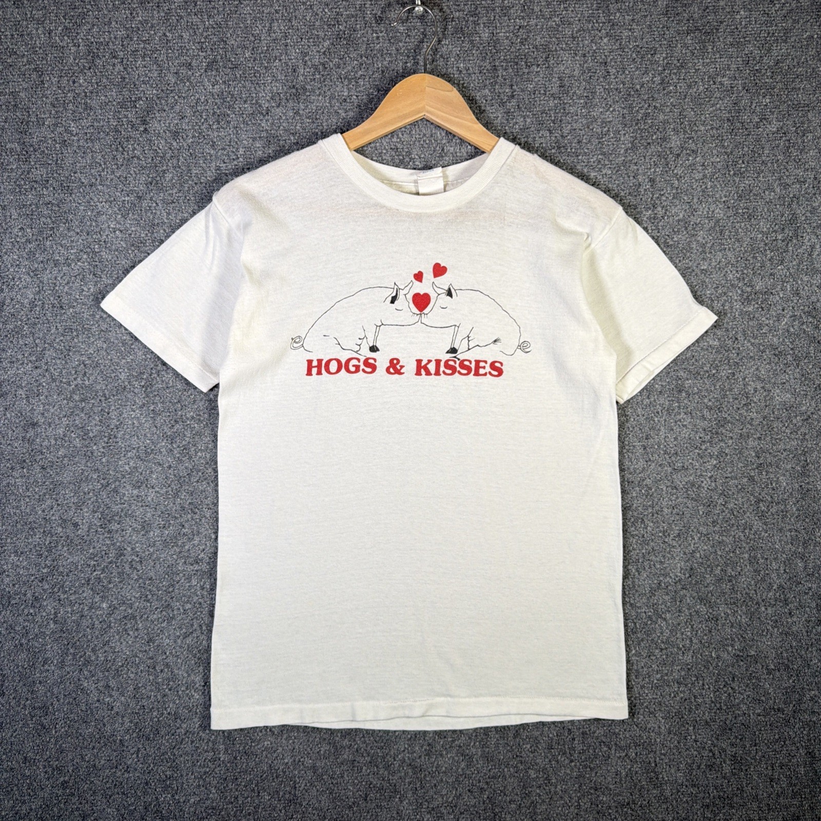 True Vintage Shirt Mens Medium White 70s Funny Pigs Hogs Kiss Heart Love Quote