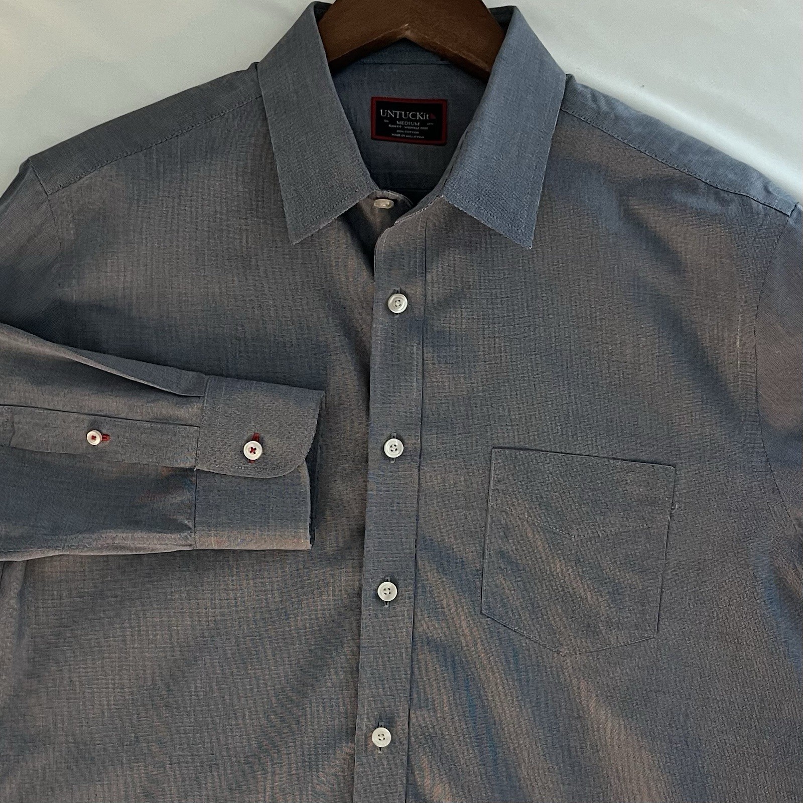 UNTUCKit Wrinkle Free Button Up Long sleeve Shirt Gray Men’s Size Medium UNTUCKit Wrinkle Free Button Up Long sleeve Shirt Gray Men’s Size Medium