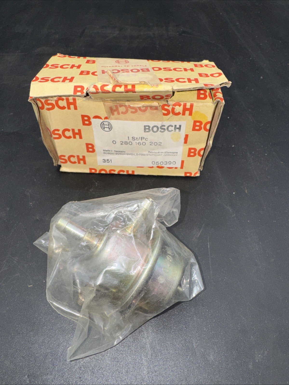 NEW BOSCH #0-280-160-202 Fuel Pressure Regulator 1975 OPEL MANTA & 1900 NOS RARE