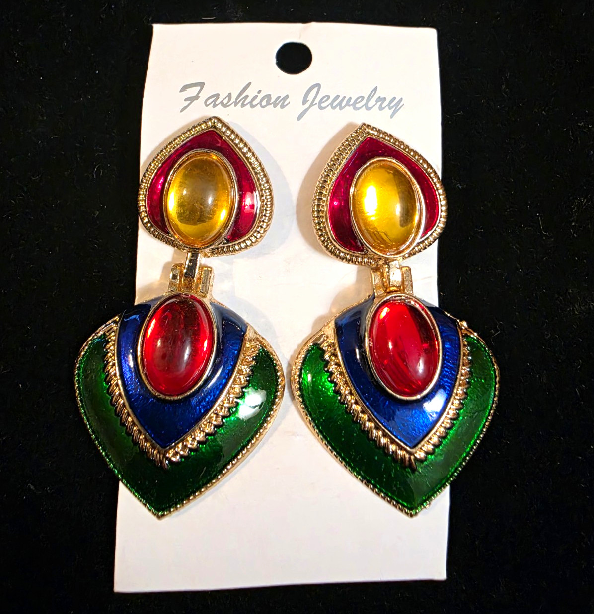 Stunning Vintage Style Earrings Stunning Vintage Style Earrings