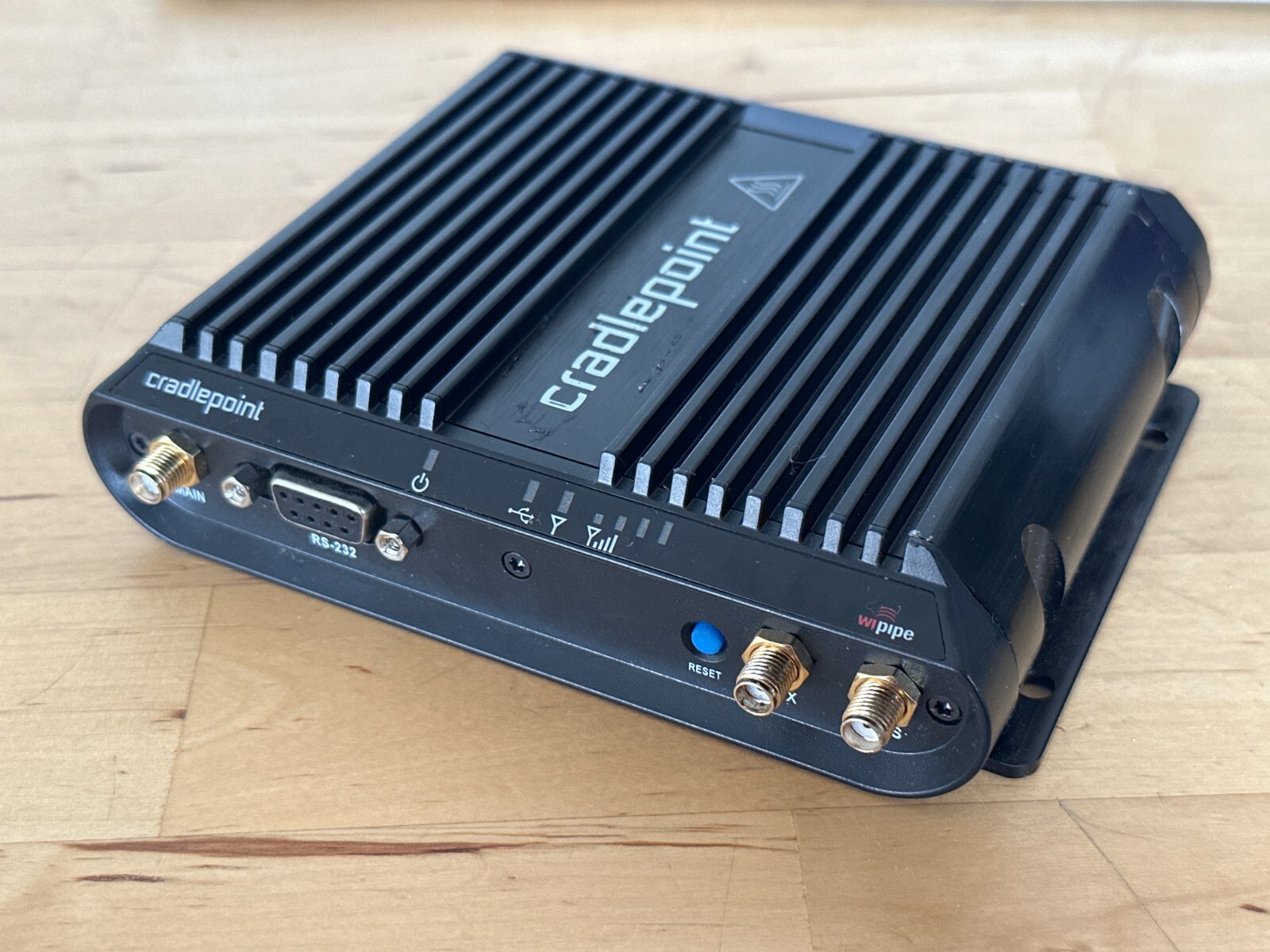 CRADLEPOINT IBR1150LPE-AT Vehicle Router IBR1150 LTE USED AT&T CRADLEPOINT IBR1150LPE-AT Vehicle Router IBR1150 LTE USED AT&T