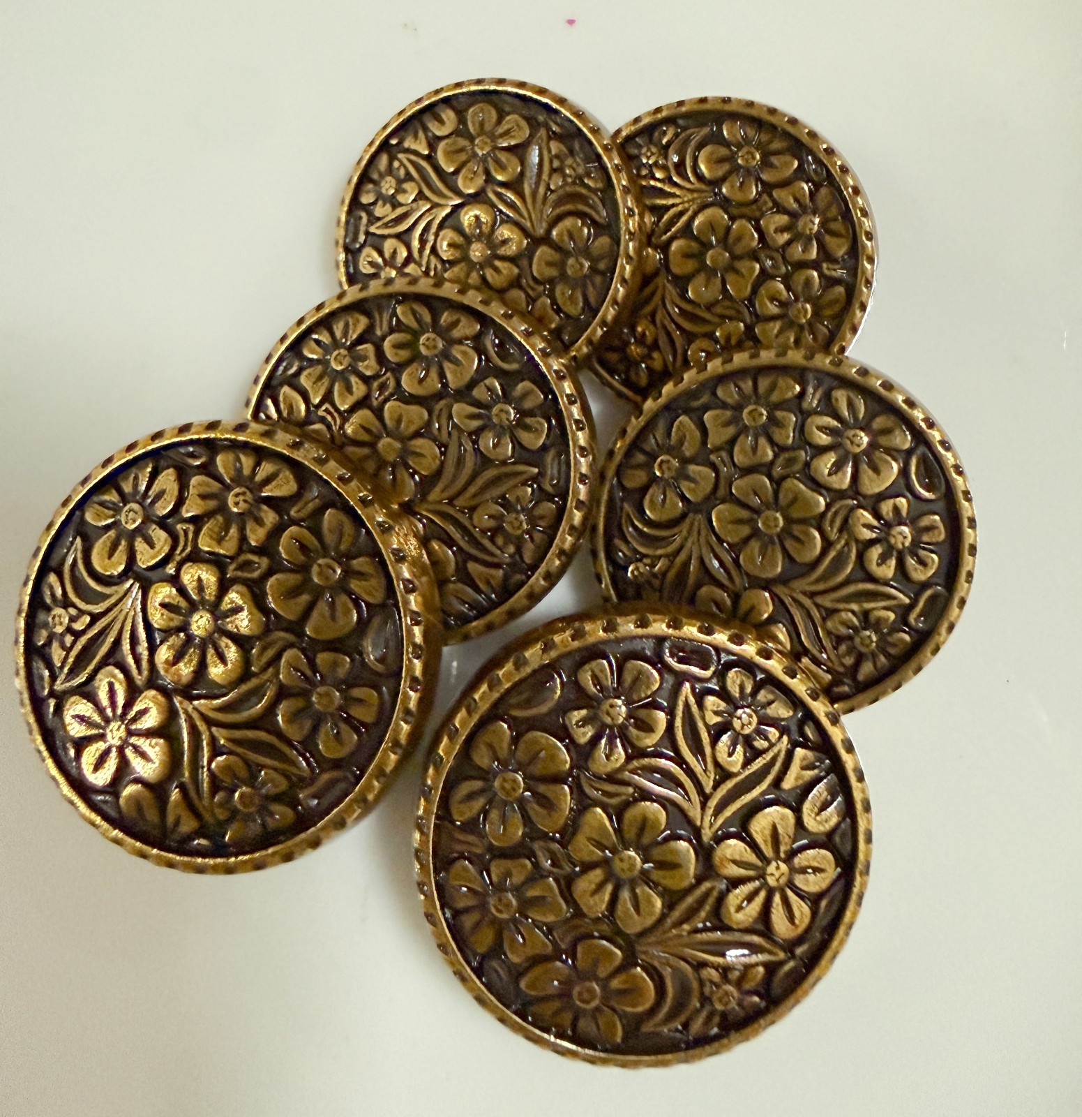 6PC Vintage Antique Gold Flowers Metal Buttons Crafts Sewing Shank Buttons 18mm 6PC Vintage Antique Gold Flowers Metal Buttons Crafts Sewing Shank Buttons 18mm