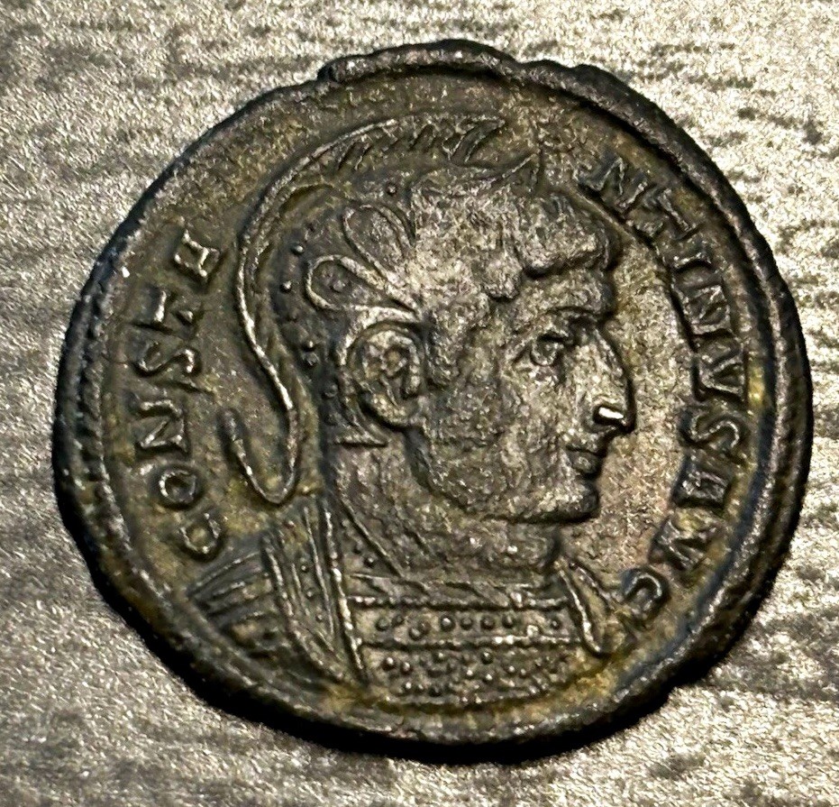 Constantine I AD 307-337 AE3 Bronze Follis Helmeded bust Reverse Globe on Altar
