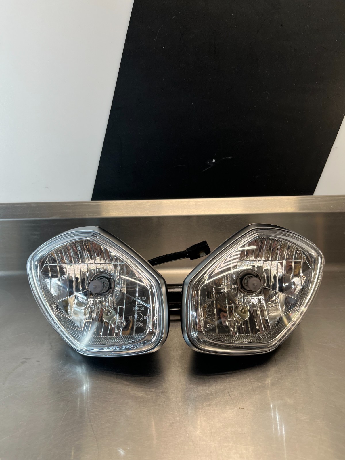Triumph OEM Headlight Assembly for Speed Triple 1994 - 2018 T2701952