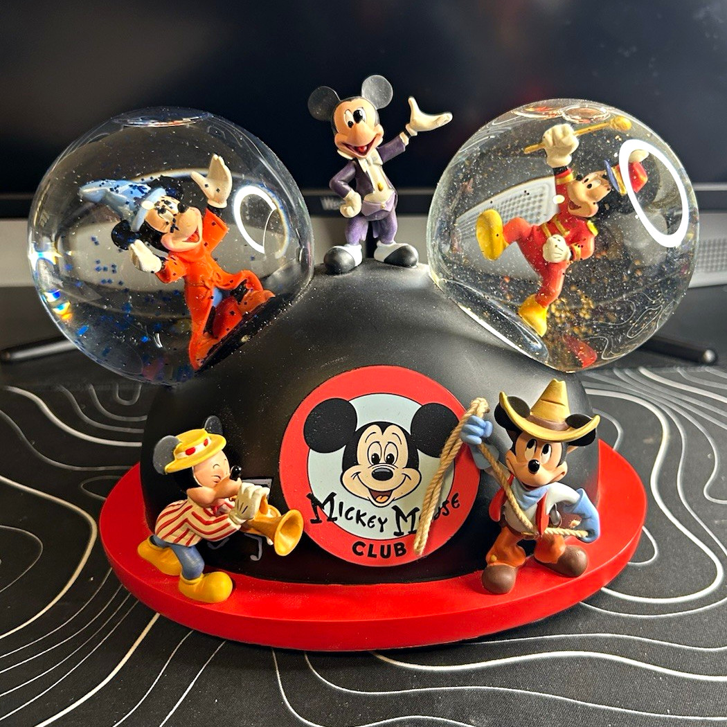 Disney Mickey Mouse Club Light-Up Snow Globe w/ sound box Disney Mickey Mouse Club Light-Up Snow Globe w/ sound box