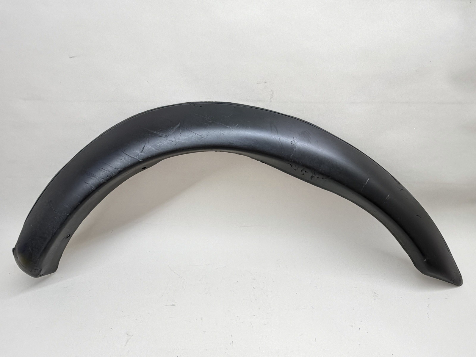 2001-2004 TOYOTA TACOMA FRONT RIGHT FENDER FLARE WHEEL MOULDING OEM SCRATCHES
