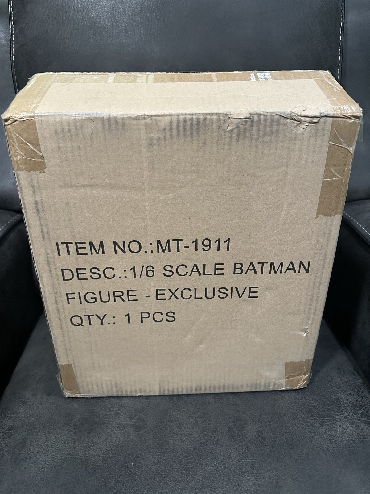 Mondo Batman Deluxe Exclusive Edition 1/6 Batman The Animated Series Figure BNIB Mondo Batman Deluxe Exclusive Edition 1/6 Batman The Animated Series Figure BNIB