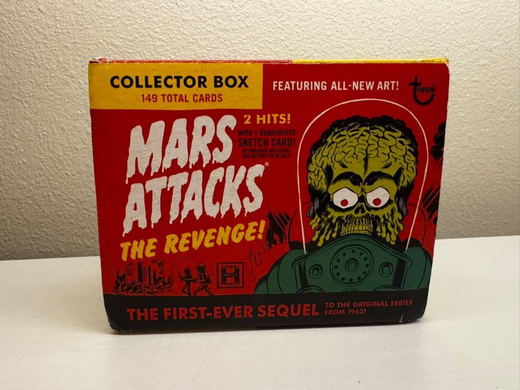 Topps Mars Attacks THE REVENGE Collector Box Trading Cards 2017 1/1 SIGNED CARD