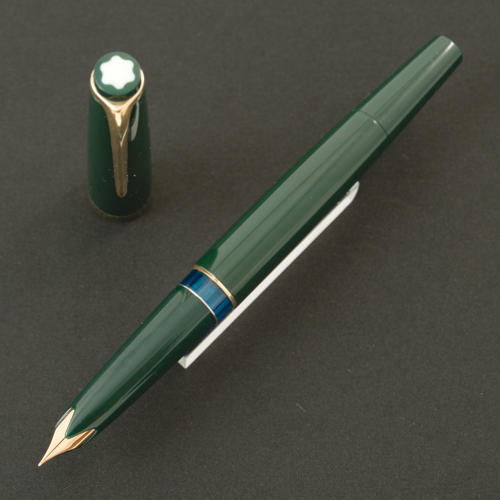Authentic Vintage 1960s Montblanc 22 Forest Green 14C Gold F Piston Fountain Pen