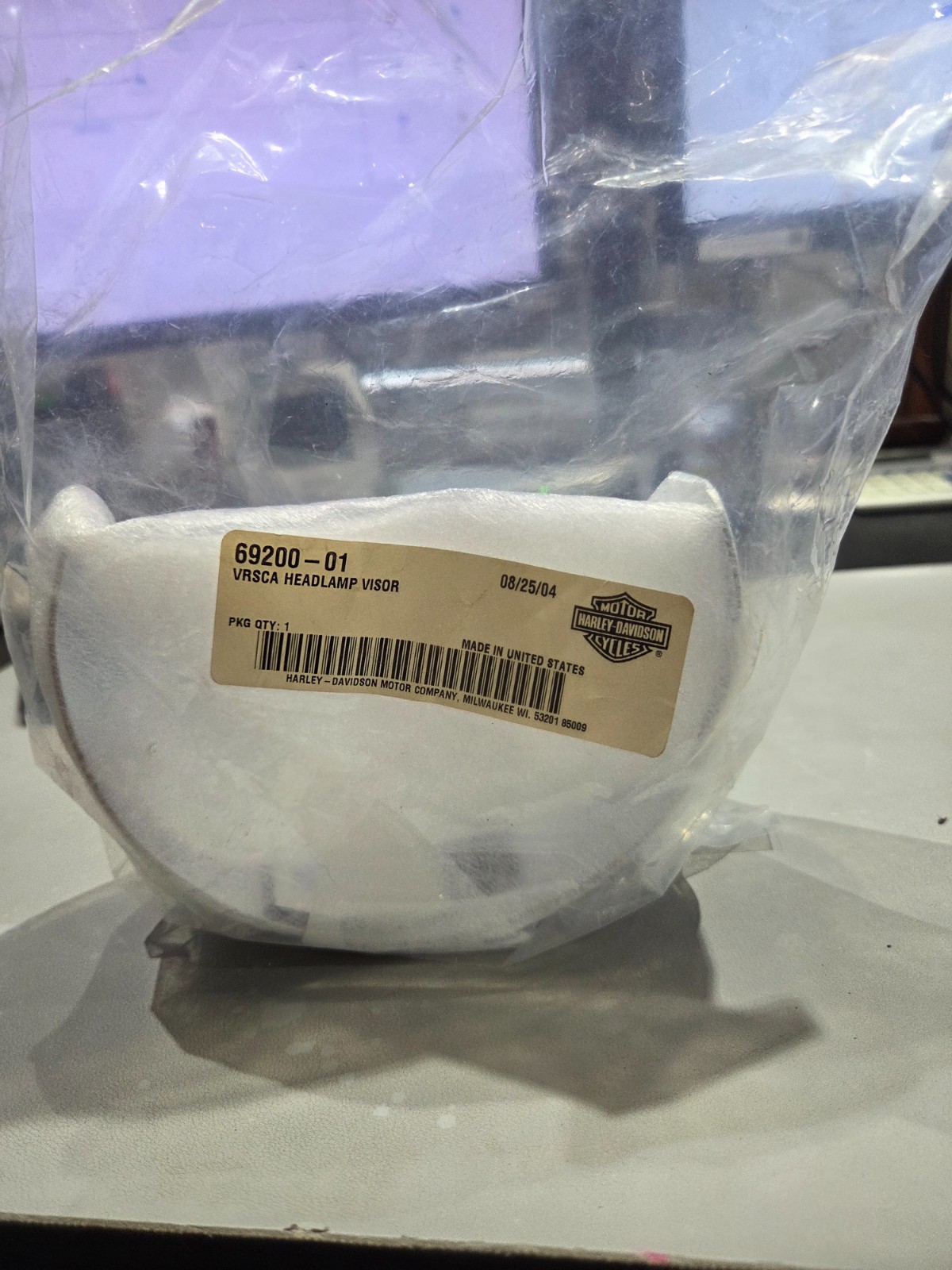 NEW opend for pic OEM Harley Davidson Headlamp Visor, Chrome, VRSCA, 69200-01 * NEW opend for pic OEM Harley Davidson Headlamp Visor, Chrome, VRSCA, 69200-01 *