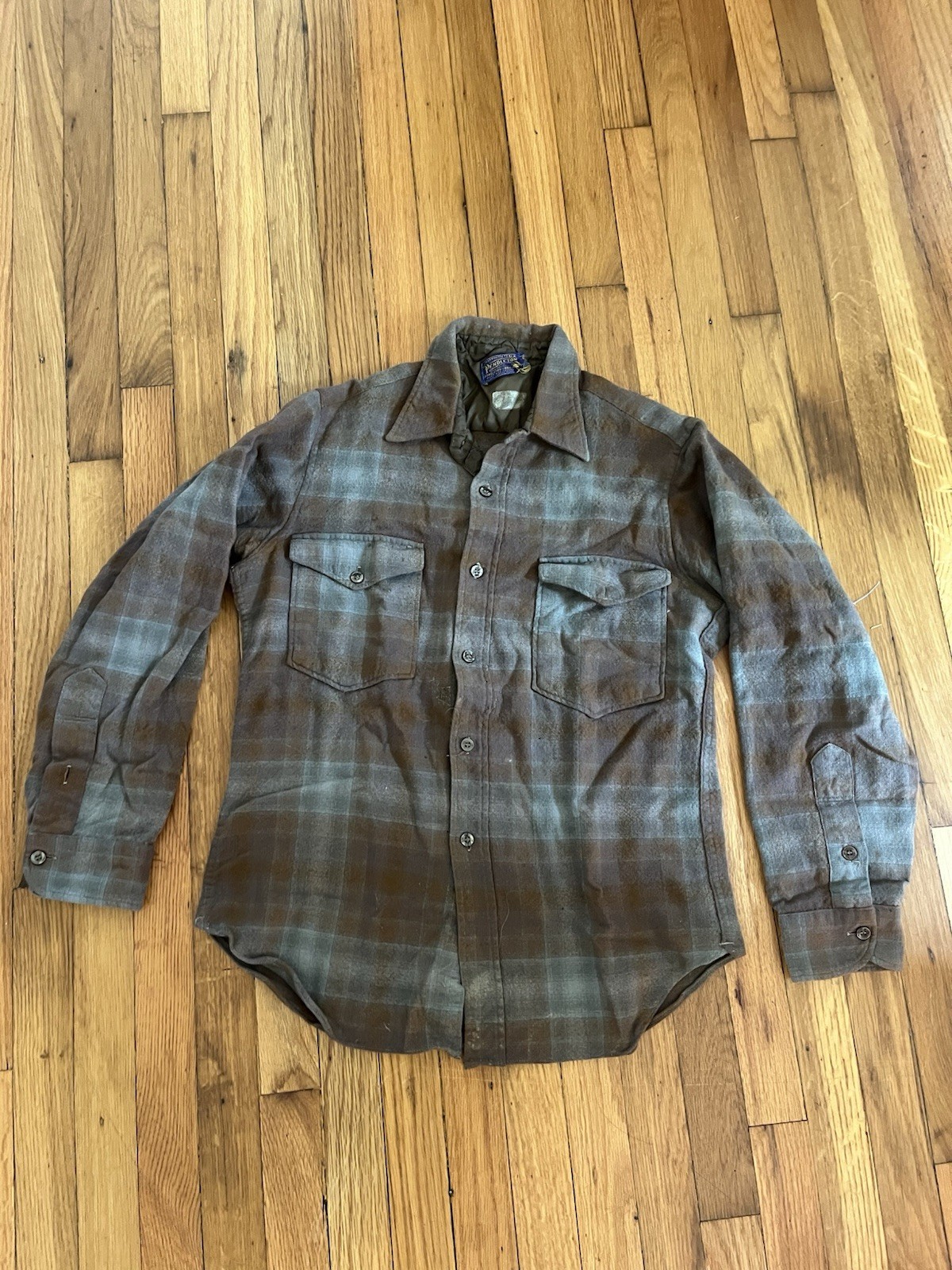 Vintage Pendleton Wool Flannel Plaid Button-Up Shirt size Medium