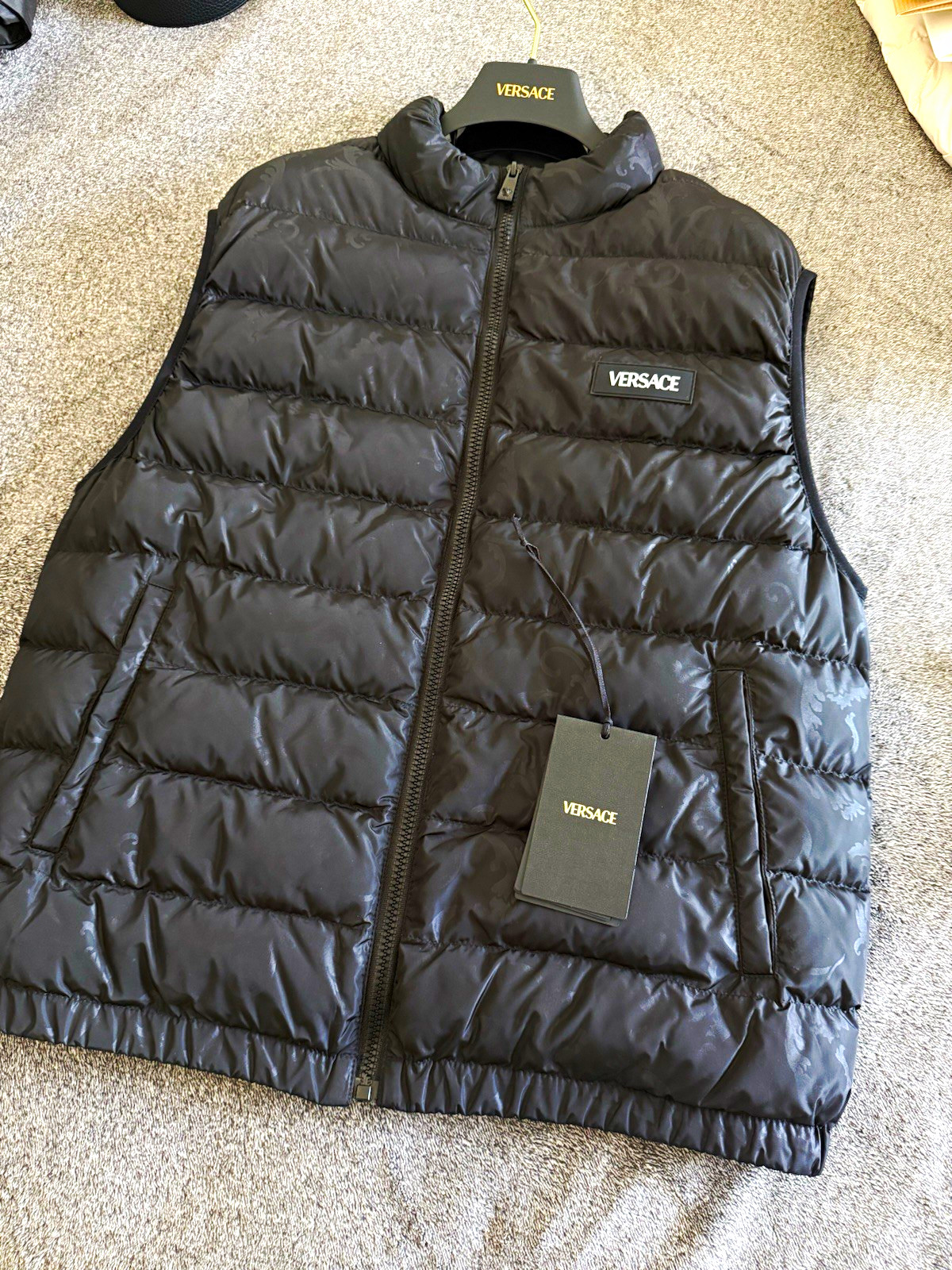 Versace Black Padded Quilted Full Zip Puffer Vest Logo Size 48 Versace Black Padded Quilted Full Zip Puffer Vest Logo Size 48