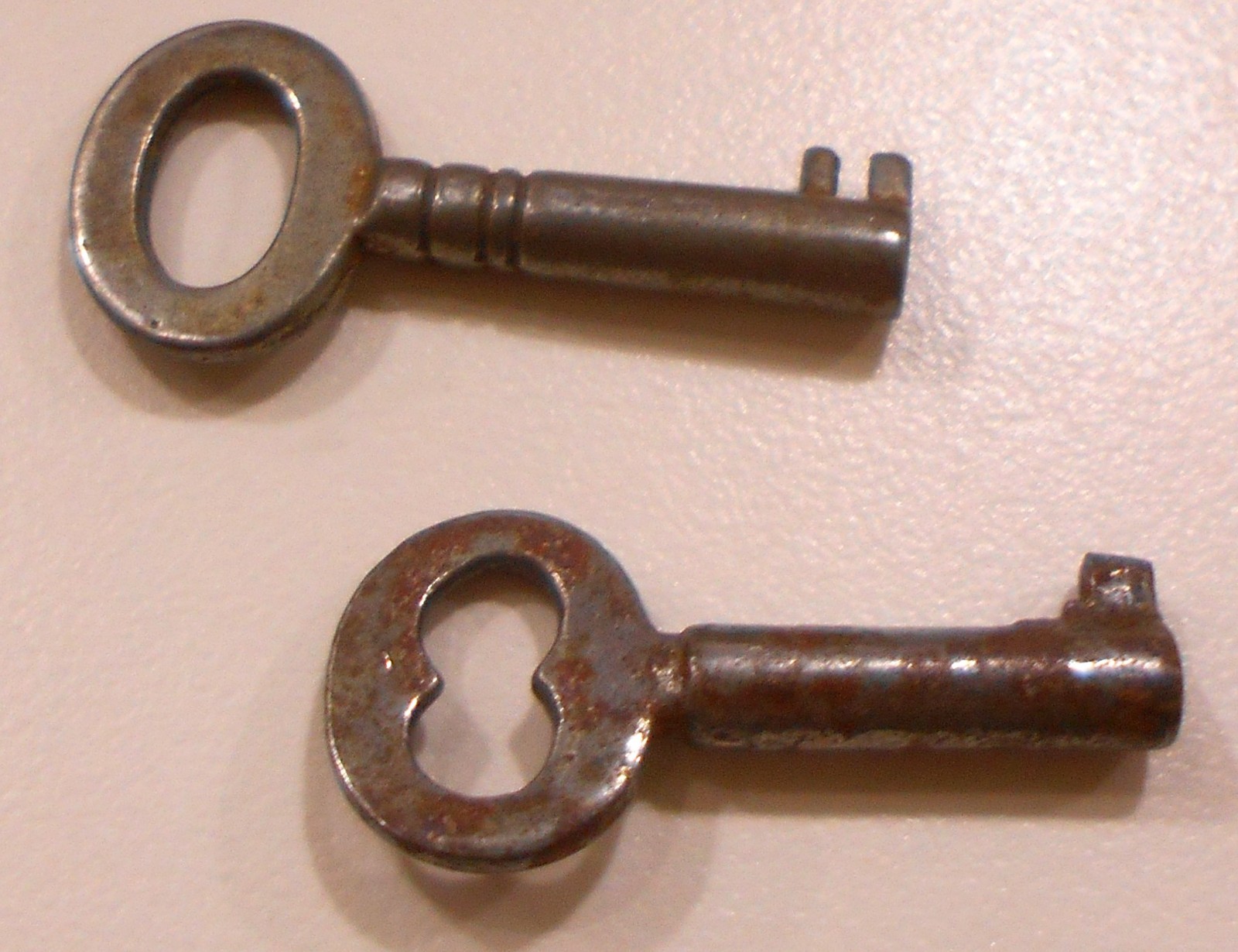 2 Miniature Antique Barrel Lock Keys 1 1/4