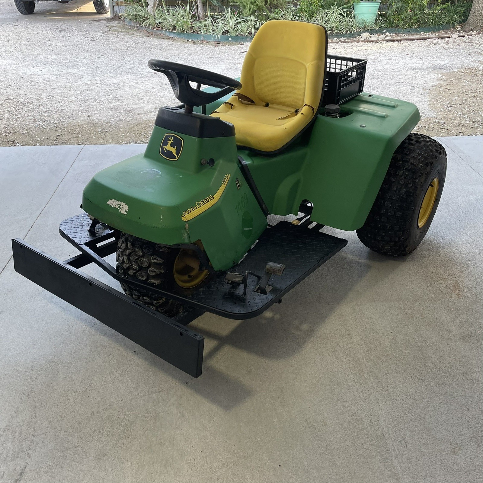 2014 John Deere 1200A Bunker & Field Rake – Runs & Drives, Needs Minor Work