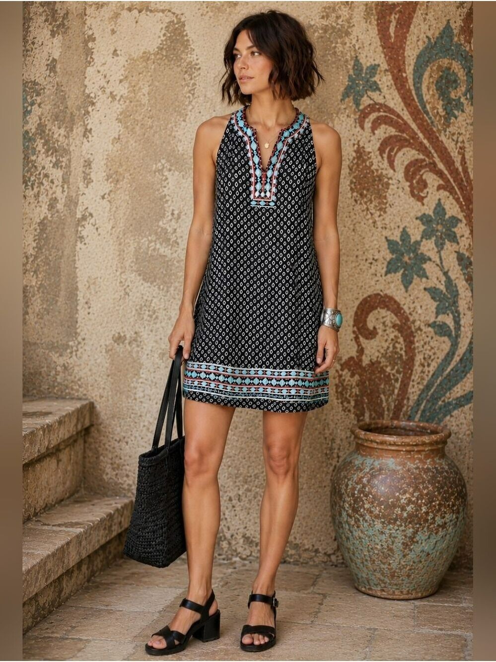 Anthropologie THML Women\'s Fay Sleeveless Embroidered Halter Shift Dress Size M