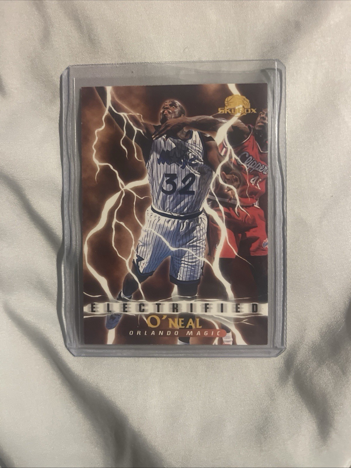 SkyBox 1995-96 Skybox Premium Electrified Shaquille O\'Neal Magic #293