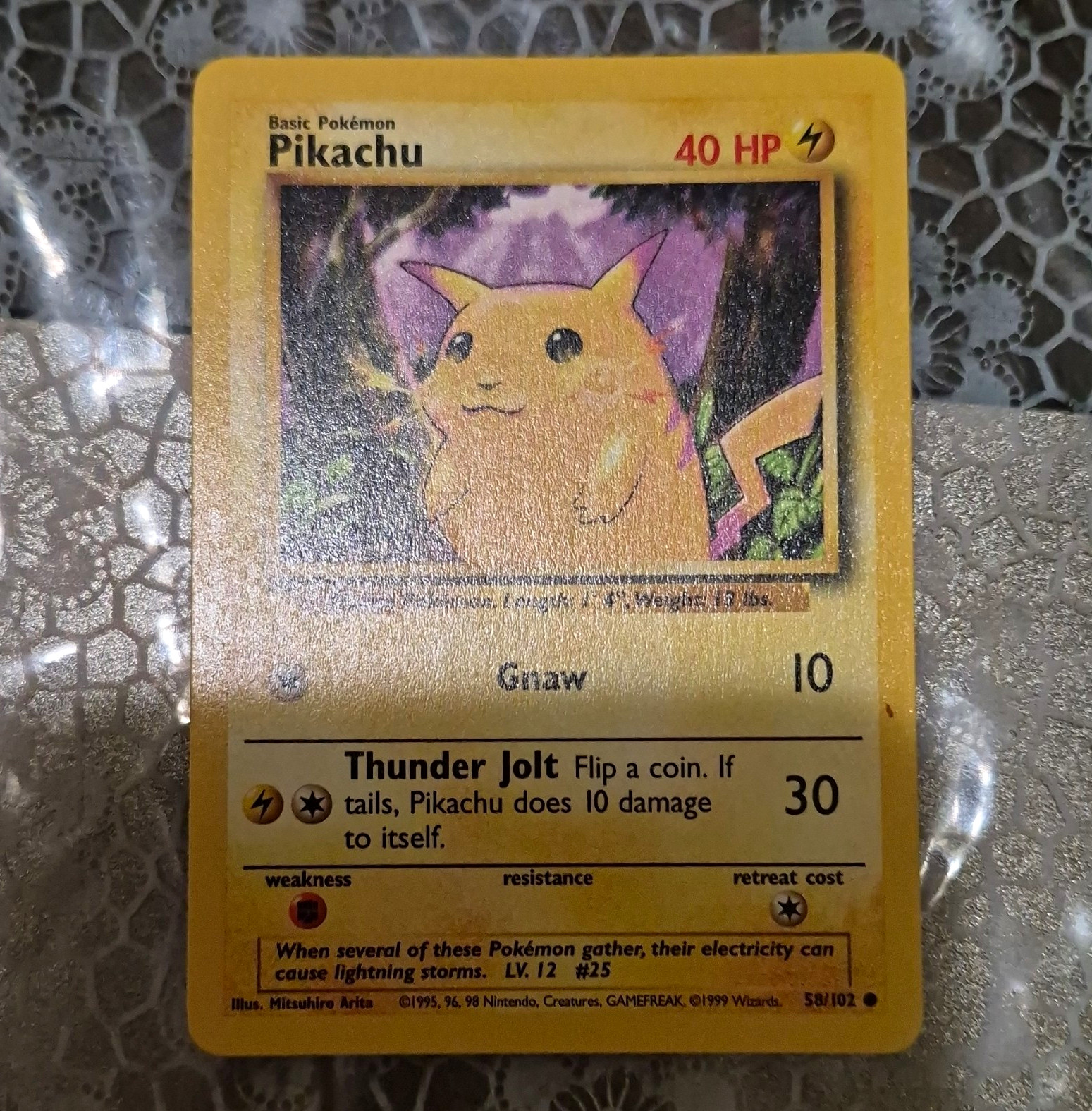 Pikachu 058/102 Base Set Unlimited Regular English 40 HP 1999 Arita