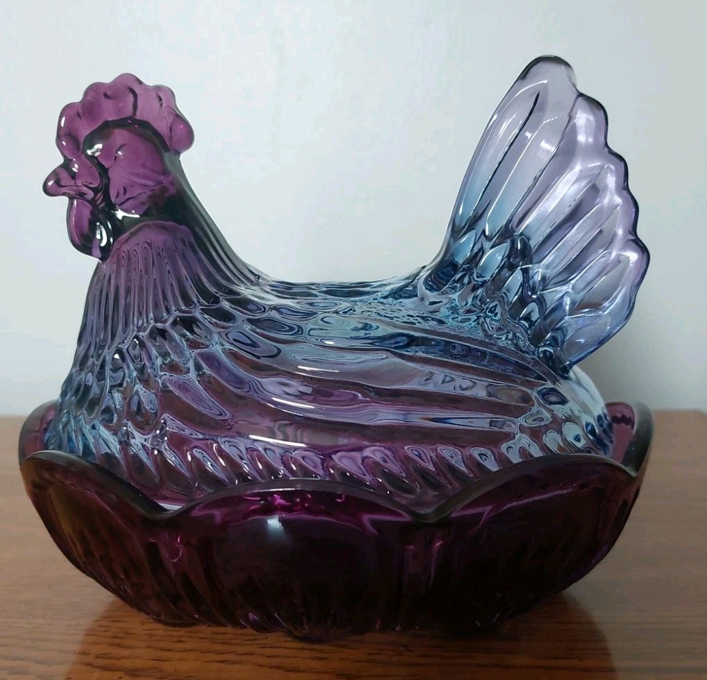 Medium Purple/Blue Glass Chicken Hen on Nest Covered Candy Dish 5 3/4X6 3/4 NEW