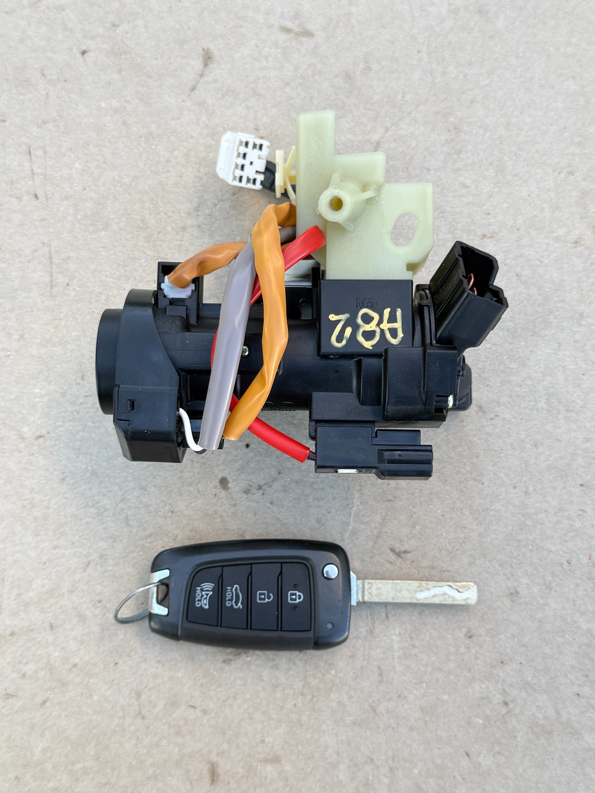 2020-2023 Hyundai Sonata IGNITION SWITCH LOCK CYLINDER W/ SMART KEY OEM 2020-2023 Hyundai Sonata IGNITION SWITCH LOCK CYLINDER W/ SMART KEY OEM