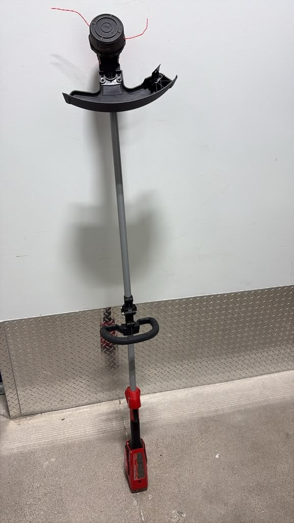 Milwaukee M18 Brushless String Trimmer 2828-20E Tool Only TRIMMER ALL INCLUDED Milwaukee M18 Brushless String Trimmer 2828-20E Tool Only TRIMMER ALL INCLUDED
