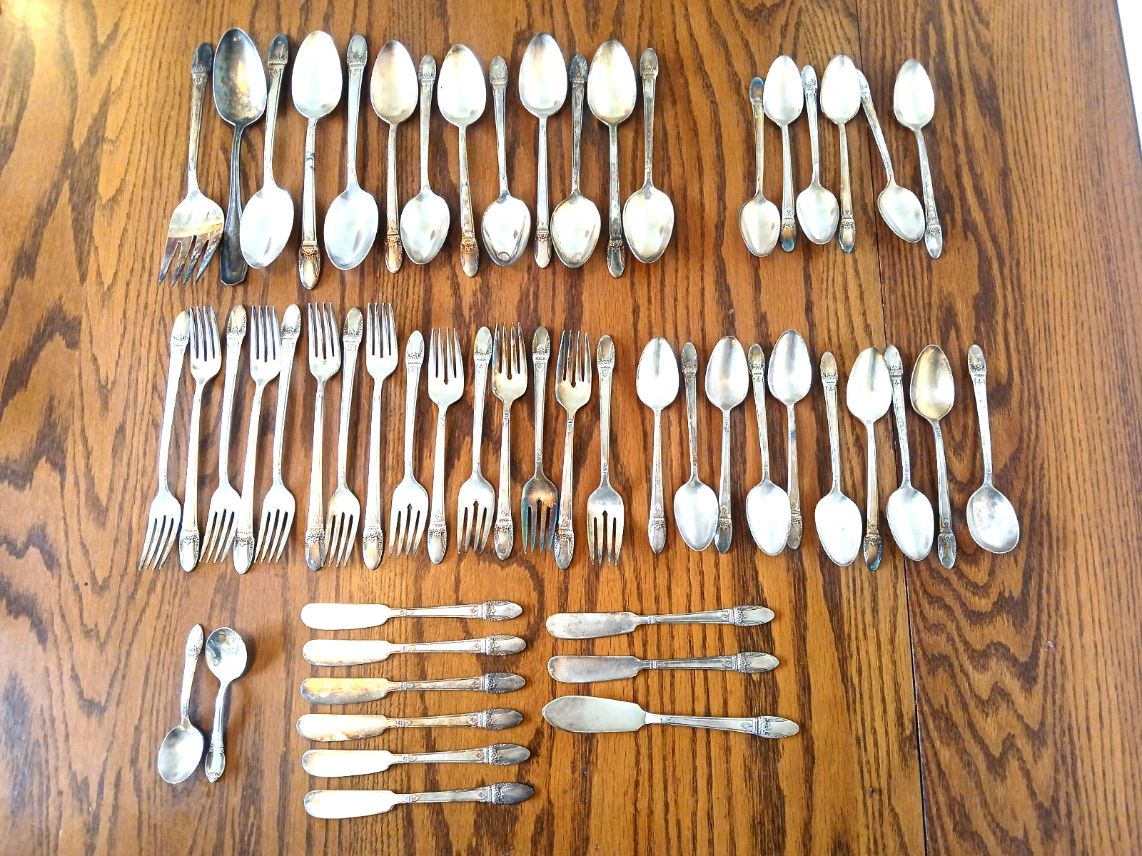 55 PCS 1847 ROGERS BROS IS SILVERPLATE FLATWARE 55 PCS 1847 ROGERS BROS IS SILVERPLATE FLATWARE