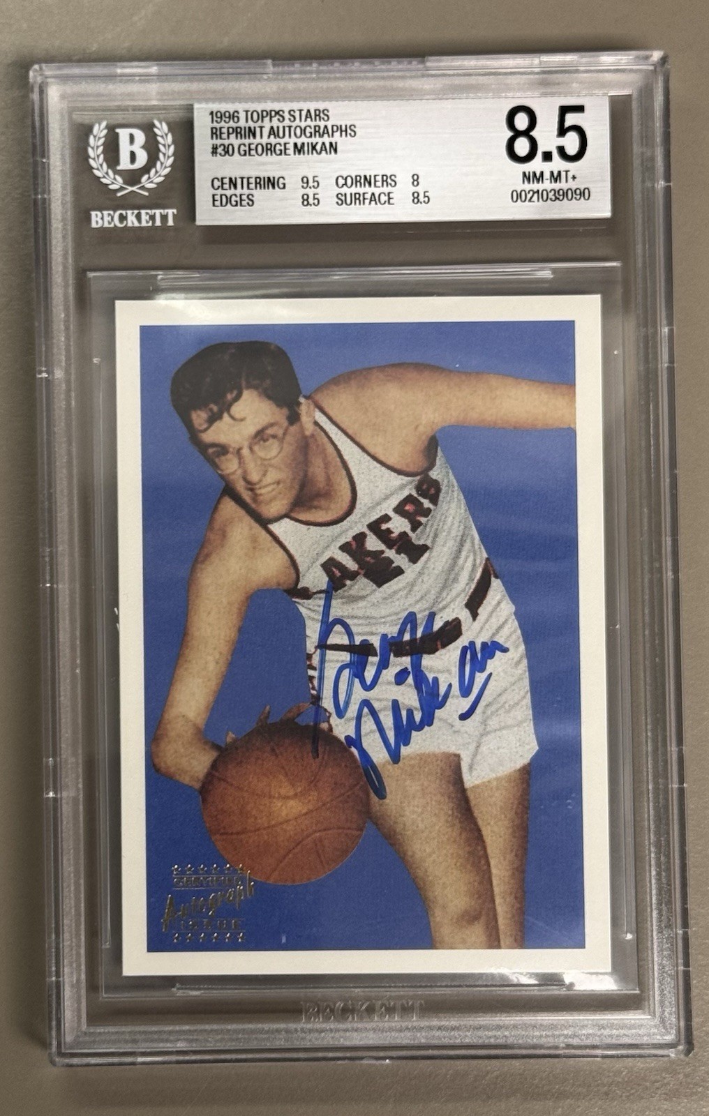 1996 Topps Stars Reprints Auto George Mikan #30 HOF On-Card Auto Lakers BGS 8.5 1996 Topps Stars Reprints Auto George Mikan #30 HOF On-Card Auto Lakers BGS 8.5