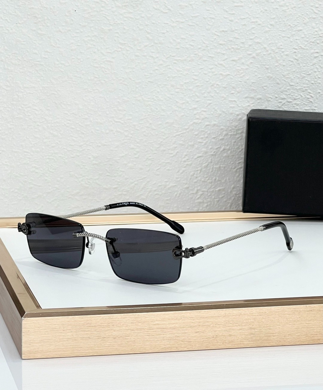 Fred Model: FG40092U Eyeglasses, Size 55-18-140 Fred Model: FG40092U Eyeglasses, Size 55-18-140