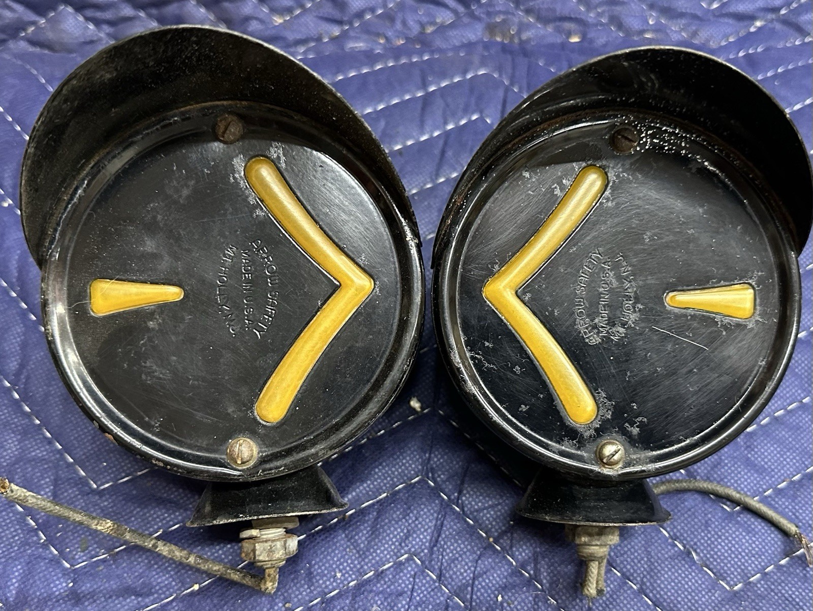 ORIGINAL PAIR Vintage 2 Sided Turn Signals ARROW SAFETY DEVICE Car OLD TRUCK ORIGINAL PAIR Vintage 2 Sided Turn Signals ARROW SAFETY DEVICE Car OLD TRUCK