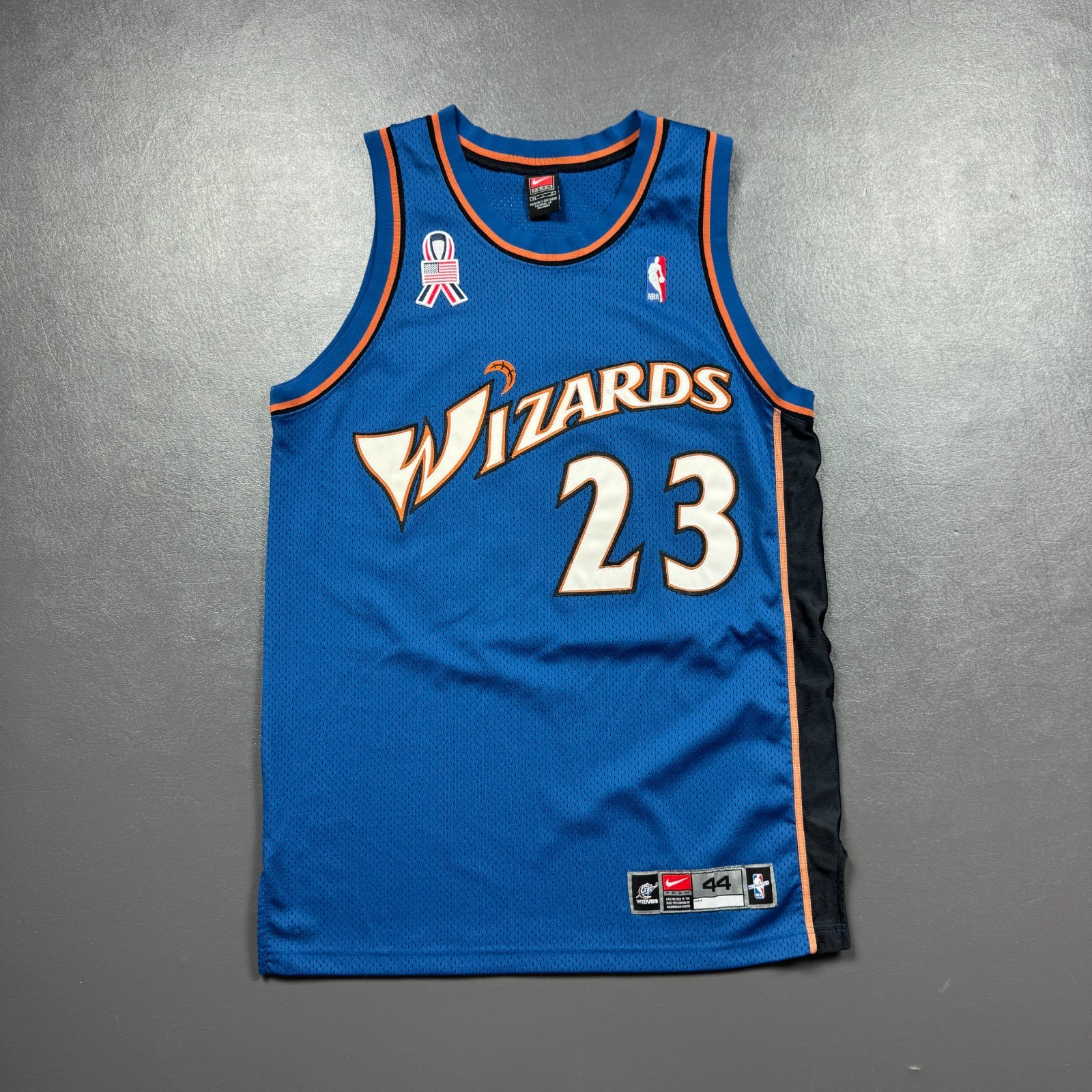 100% Authentic Michael Jordan Vintage Nike Wizards Jersey Size 44 L wizards Mens 100% Authentic Michael Jordan Vintage Nike Wizards Jersey Size 44 L wizards Mens