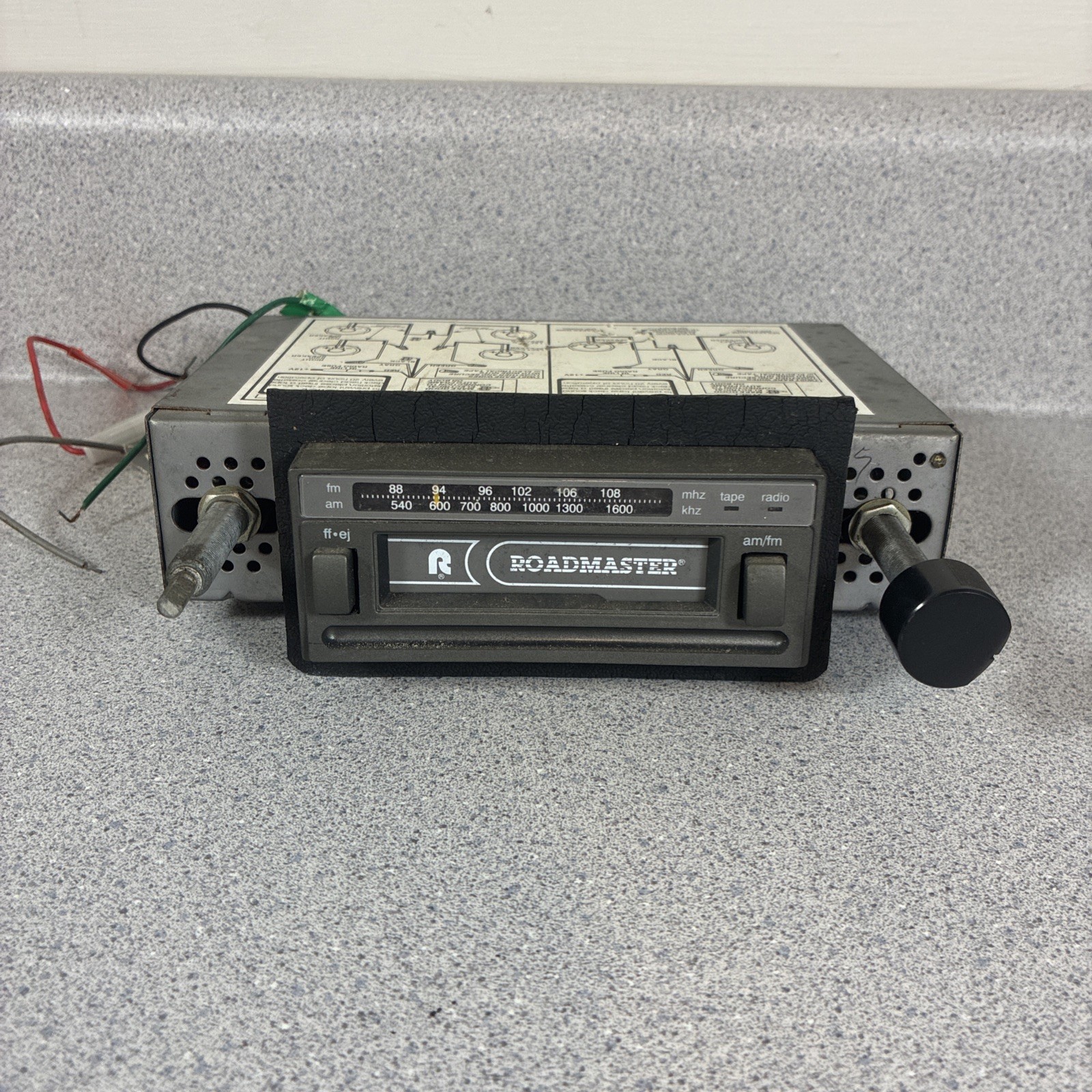 Vintage Roadmaster 10 Watt Cassette AM/FM Radio Indash RS1100S Car Truck Auto Vintage Roadmaster 10 Watt Cassette AM/FM Radio Indash RS1100S Car Truck Auto