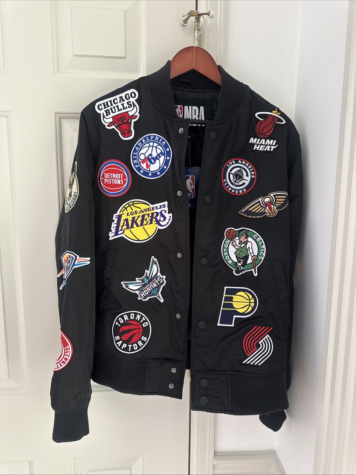NWT NBA Official Team Logo patch Bomber Jacket Size small