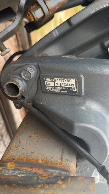 Yamaha F115 4 Stroke RH Standard Rotation Lower Unit gearcase  25”