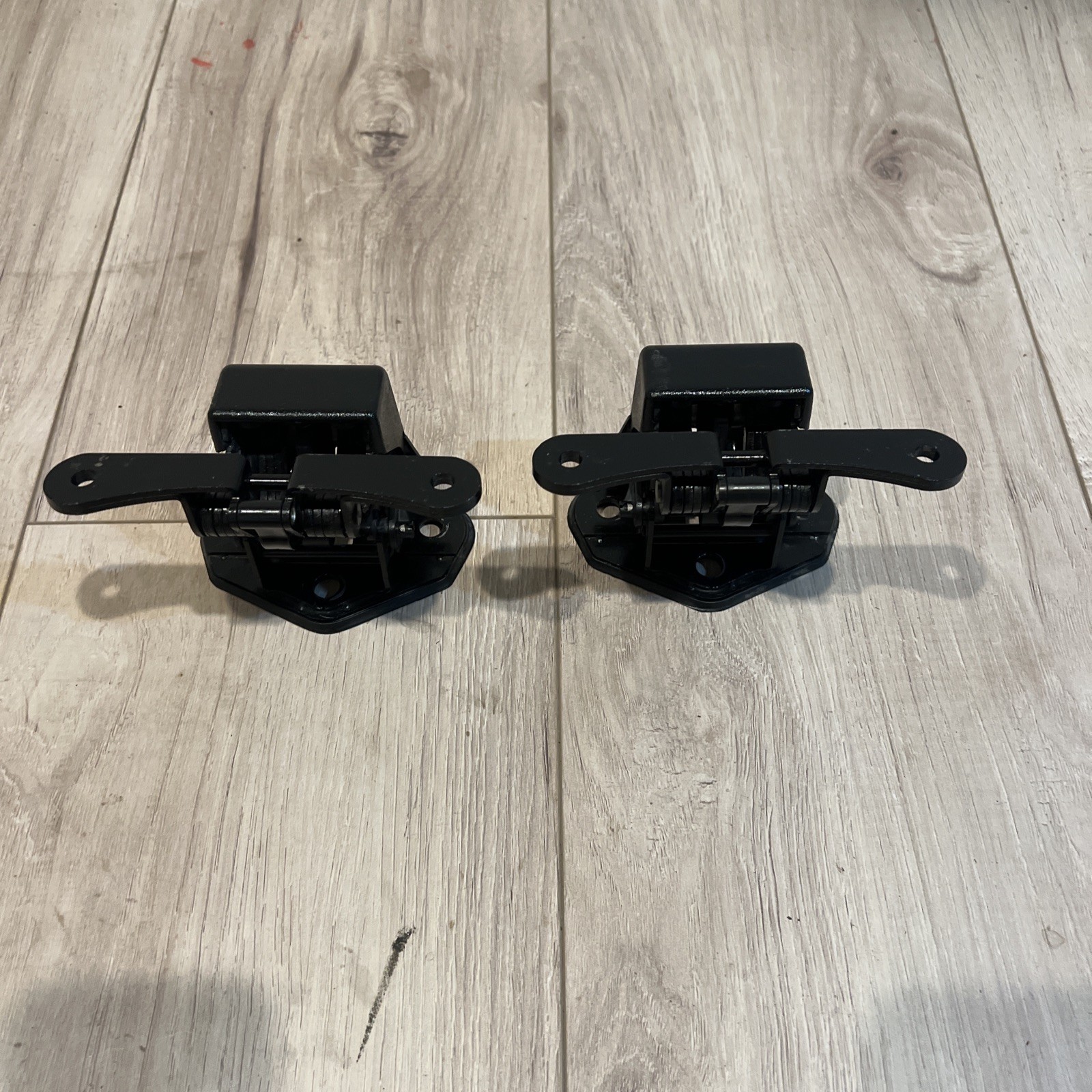 03-09 MERCEDES W209 CLK320 CLK500 CONVERTIBLE TRUNK TOP ROOF HINGES SET PAIR 03-09 MERCEDES W209 CLK320 CLK500 CONVERTIBLE TRUNK TOP ROOF HINGES SET PAIR