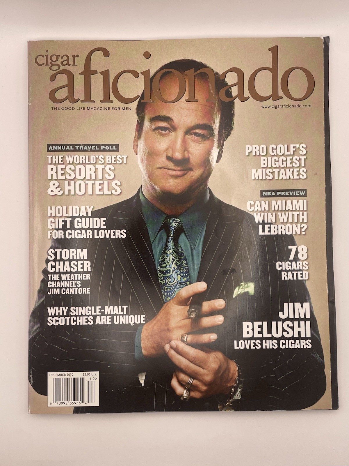 Cigar Aficionado Magazine December 2010 Jim Belushi - World\'s Best Resorts 425