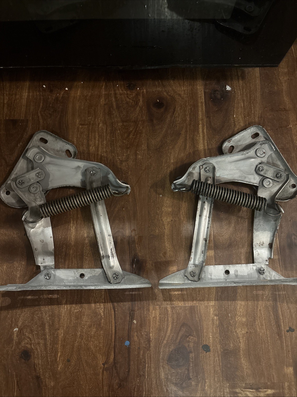 1980-92 Cadillac fleetwood brougham coupe deville hood hinges rwd PAIR LH AND RH 1980-92 Cadillac fleetwood brougham coupe deville hood hinges rwd PAIR LH AND RH