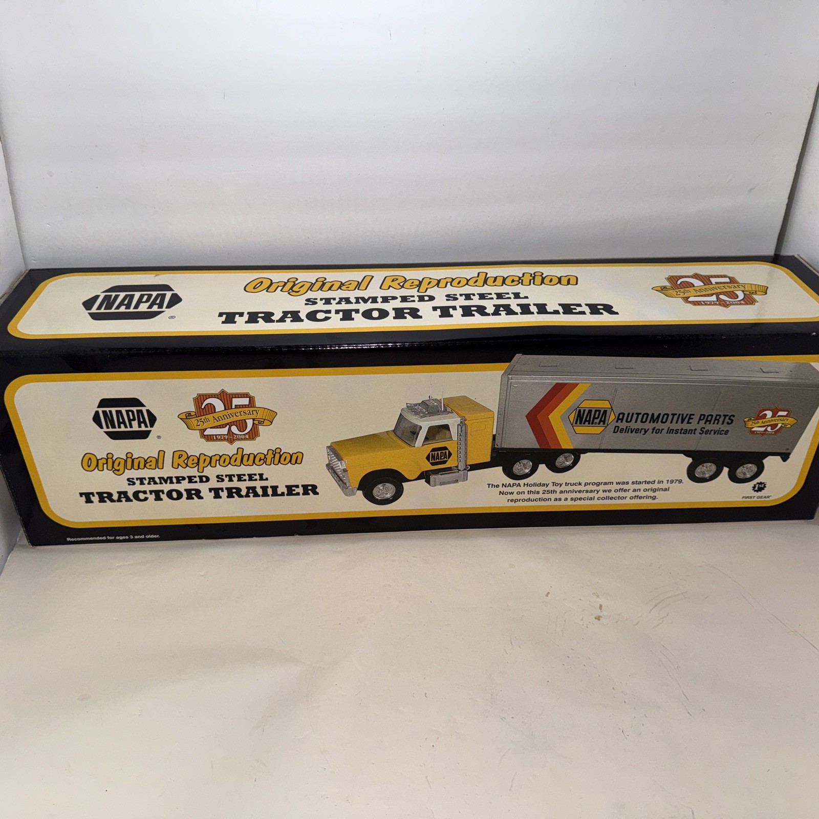 First Gear Napa Semi Truck w/ Sleeper Cab and Trailer Pressed Steel 25 Th Ann First Gear Napa Semi Truck w/ Sleeper Cab and Trailer Pressed Steel 25 Th Ann