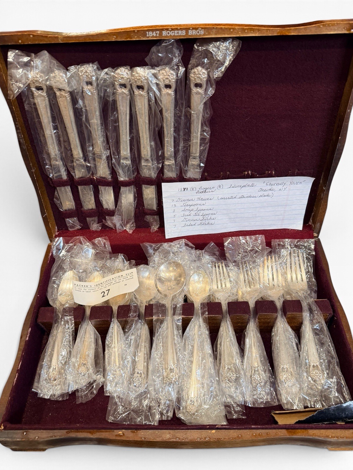 Vintage 1847 Rogers Bros Eternally Yours 47-Pc Silverplate Flatware Set w/ Chest