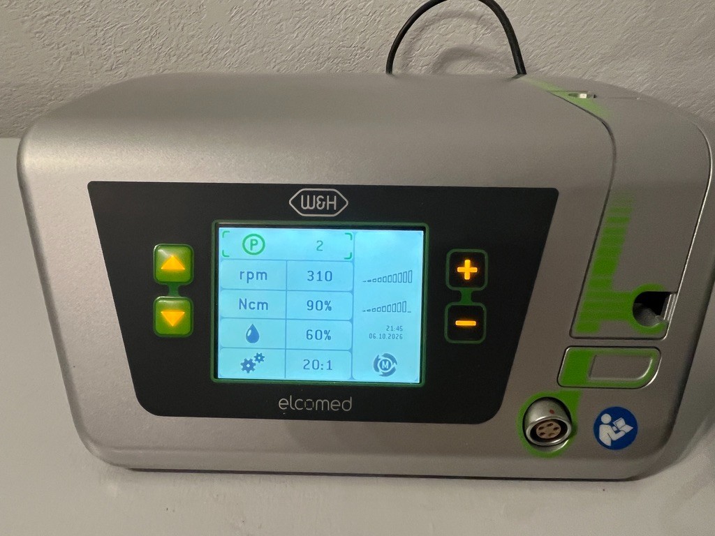 W&H Elcomed SA-310 Implant Surgical Motor Console 15933103 Tested Powers On